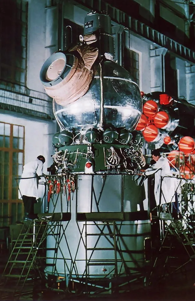 Real photo of the construction of a Soyuz rocket